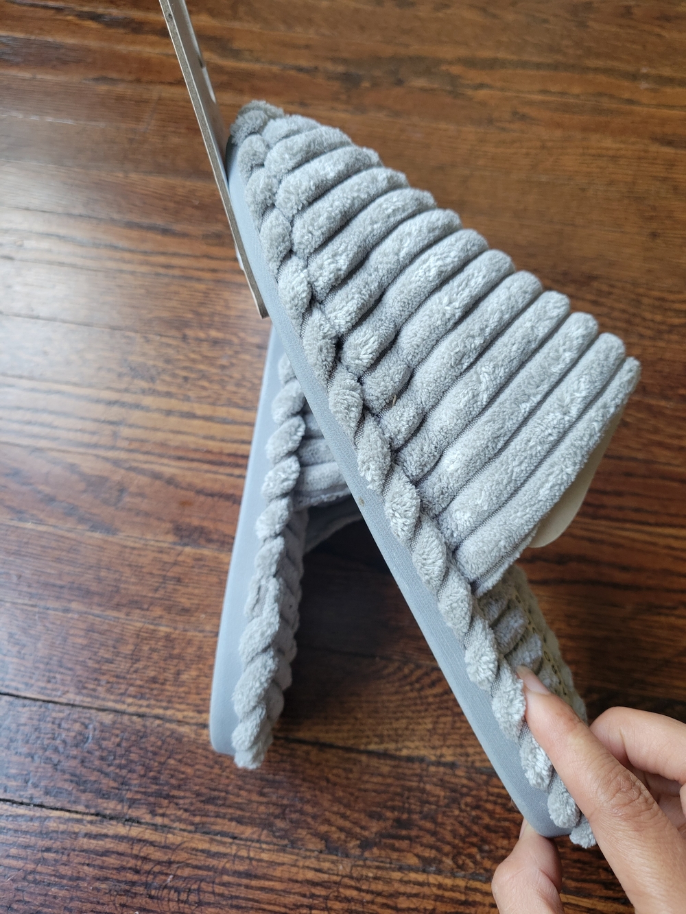 Aerosoles’s Memory Foam Slippers Size Medium 6 1/2 -7 1/2 New Grey Soft Comfy - Picture 10 of 15